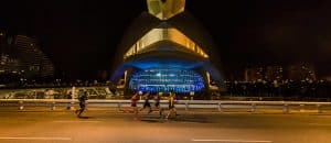 Més de 8.000 corredors participaran aquest dissabte en la IX edició de la 15K Nocturna València Banco Mediolanum