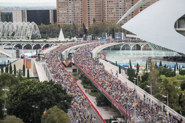 El Maratón Valencia entre los tres más rápidos del mundo y con 21.813 corredores en meta
