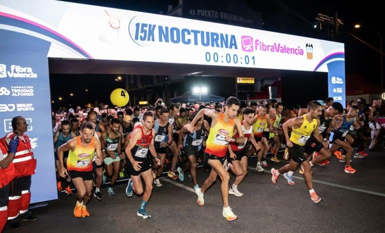València batega al ritme de més de 9.000 corredors amb el 10é aniversari de la 15K Nocturna FibraValencia